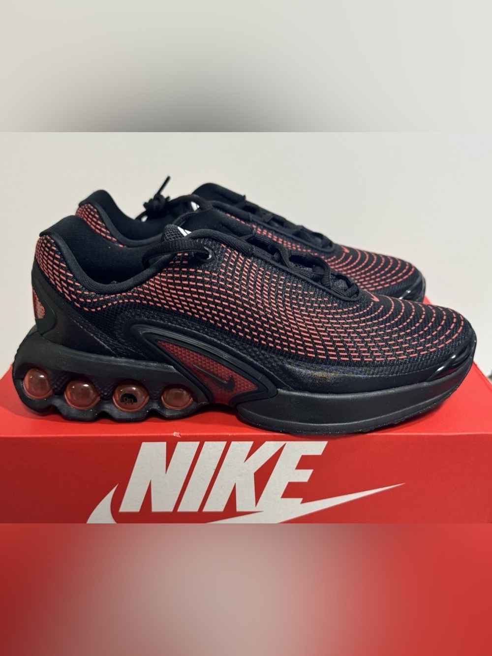 Nike Air Max DN (GS) Bred Black Red Size 6.5 Youth/ 8 Women FB8987006